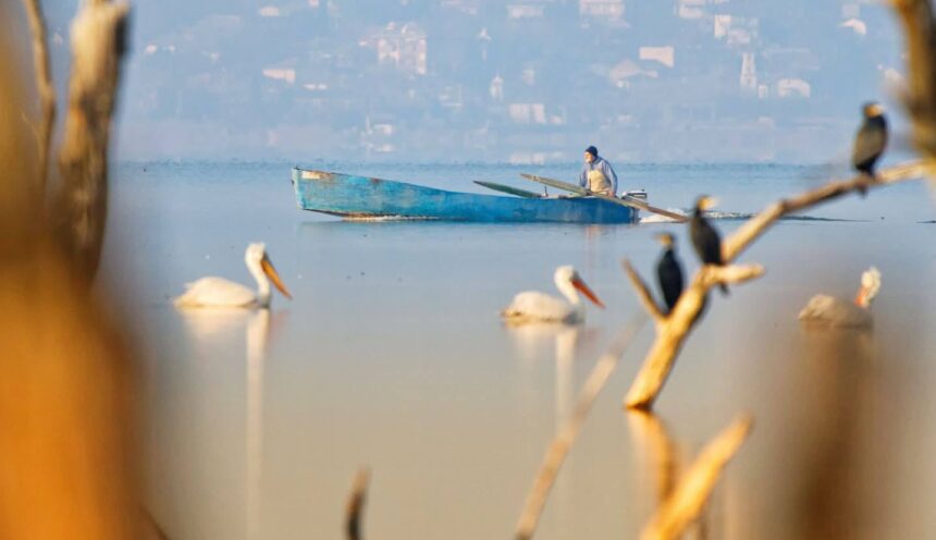 4 Μαγευτικές Λίμνες στην Ελλάδα Πλαισιωμένες από Γραφικά Χωριά
