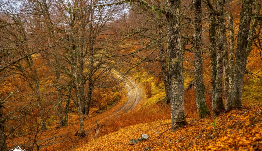 5 ορεινά χωριά σε Ήπειρο και Δυτική Μακεδονία που μοιάζουν να αγγίζουν τον ουρανό