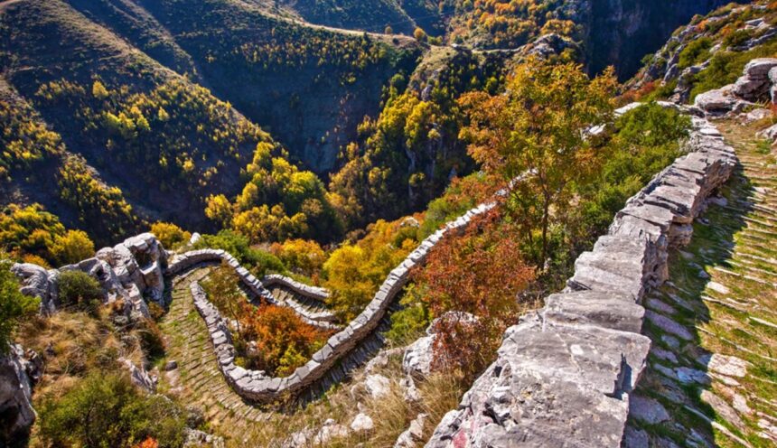 5 ορεινά χωριά σε Ήπειρο και Δυτική Μακεδονία που μοιάζουν να αγγίζουν τον ουρανό - Βραδέτο Ιωαννίνων (photo: Epirus Greece)
